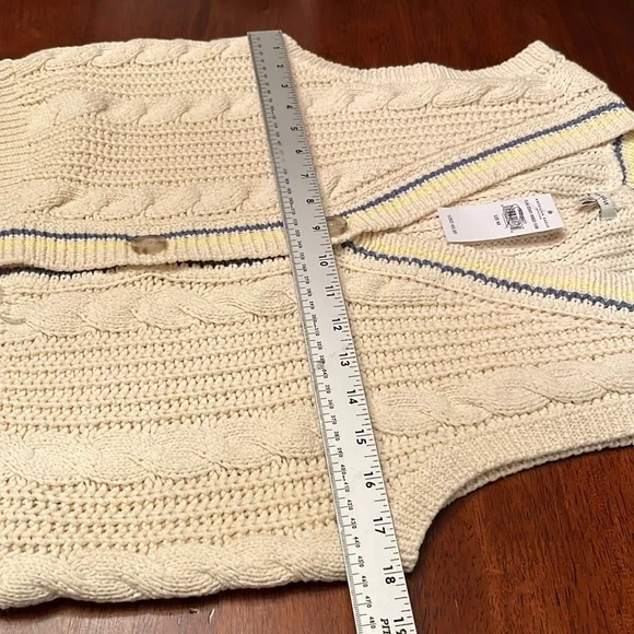 NWT American Eagle Outfitters Cream and Blue V-Neck Sweater Vest Medium - Picture 5 of 7